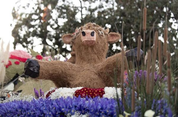 Cal Poly float receives Leishman Public Spirit Award at 2025 Rose Parade