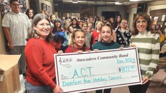 Atascadero Community Band donates $807 to Applause Children’s Theater