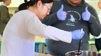 Community learns food preservation at Paso Robles library event