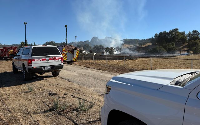 Atascadero barn fire spreads to vegetation, kills four horses
