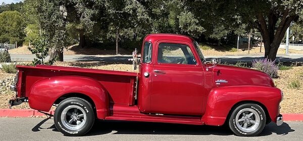 Templeton Library hosts Christmas photo fundraiser with red truck